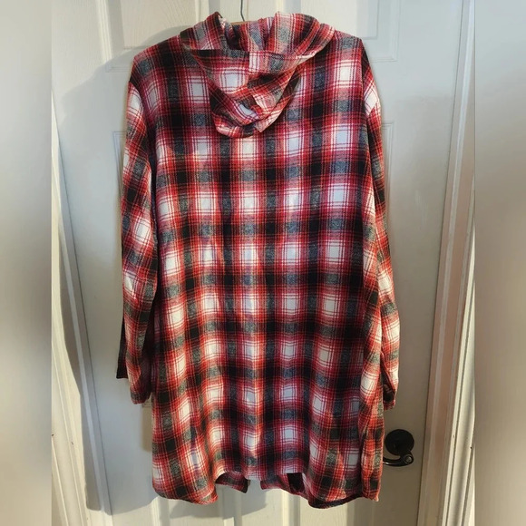 Women's Shein Curve 4X Big Buttons Flannel Shacket with Hood - Picture 2 of 5